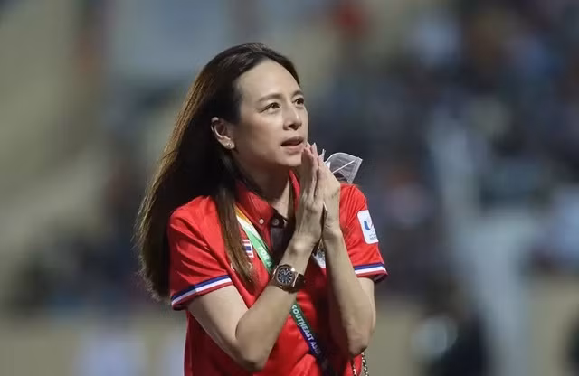 Với một lãnh đạo đoàn, lại đam mê bóng đá như Madam Pang rõ ràng là trận chung kết bóng đá nam SEA Games 31 vừa qua quả là cơn ác mộng trong những năm tháng làm lãnh đạo đoàn bóng đá Thái Lan.