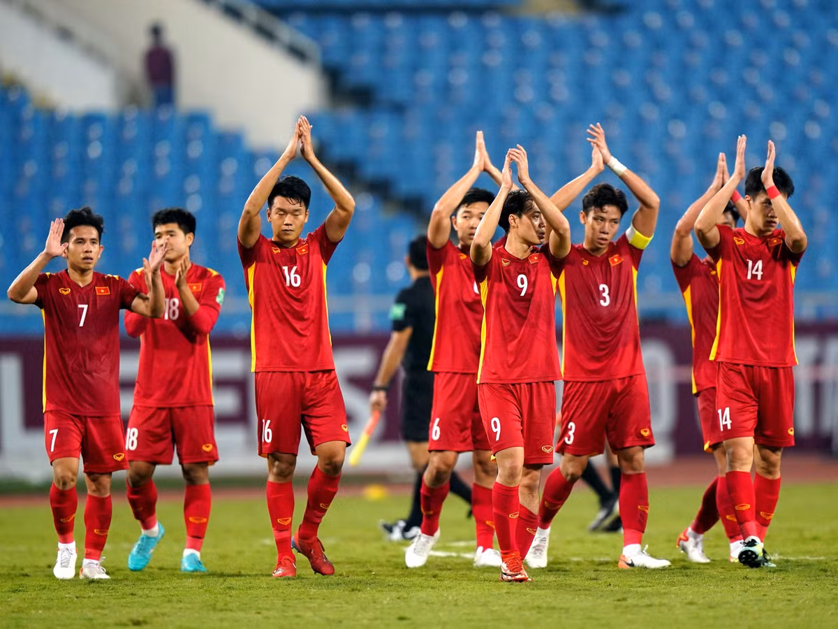 Danh sach tuyen Viet Nam, HLV Troussier chon giai phap an toan?