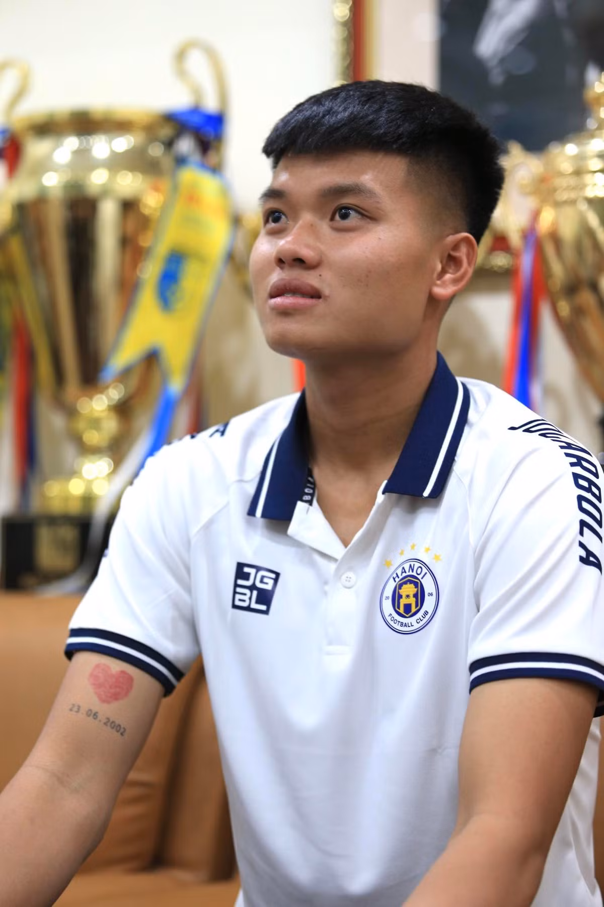 Tiền đạo U23 Việt Nam xăm điều đặc biệt của bạn gái lên người Tien dao U23 Viet Nam xam dieu dac biet cua ban gai len nguoi