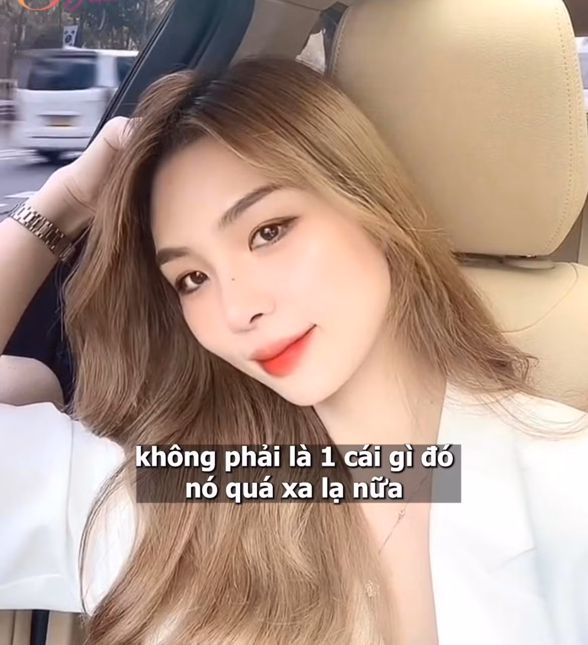 Nhan sắc hiện tại của Hương Nổi.