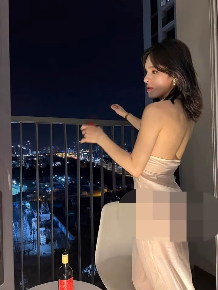 Nhiều người cho rằng thảm hoạ mạng này đang định cạnh tranh danh hiệu với "nữ hoàng nội y" Ngọc Trinh.