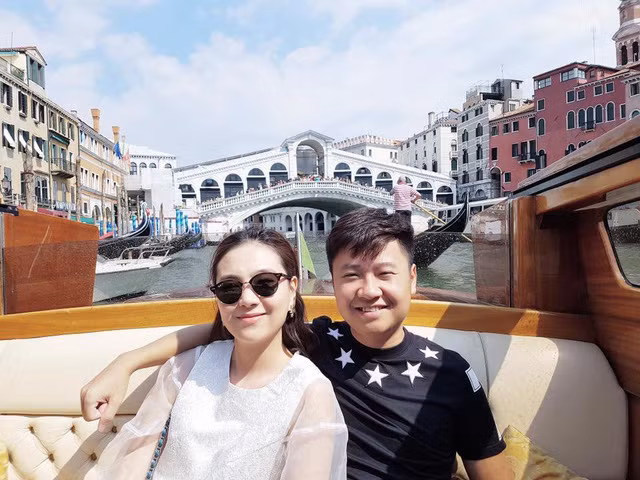 Tính đến nay, vợ chồng Mai Ngọc đã có 5 năm về chung một nhà nhưng chưa con con. Dẫu vậy, cuộc sống vợ chồng của nữ MC và chàng CEO vẫn vô cùng hạnh phúc.