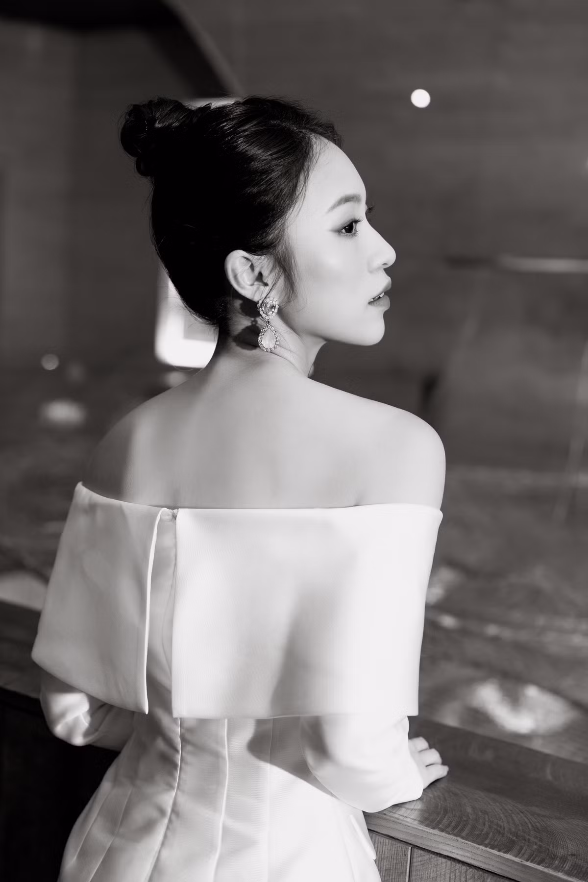 Sau đó, từng bước Khánh Vy đã có cơ hội tỏa sáng, được đảm nhận vai trò làm MC cho nhiều chương trình của Đài Truyền hình Việt Nam. Vào năm 2021, cô nàng đã trở thành người dẫn chương trình trẻ tuổi nhất của sân chơi kiến thức Đường Lên Đỉnh Olympia.