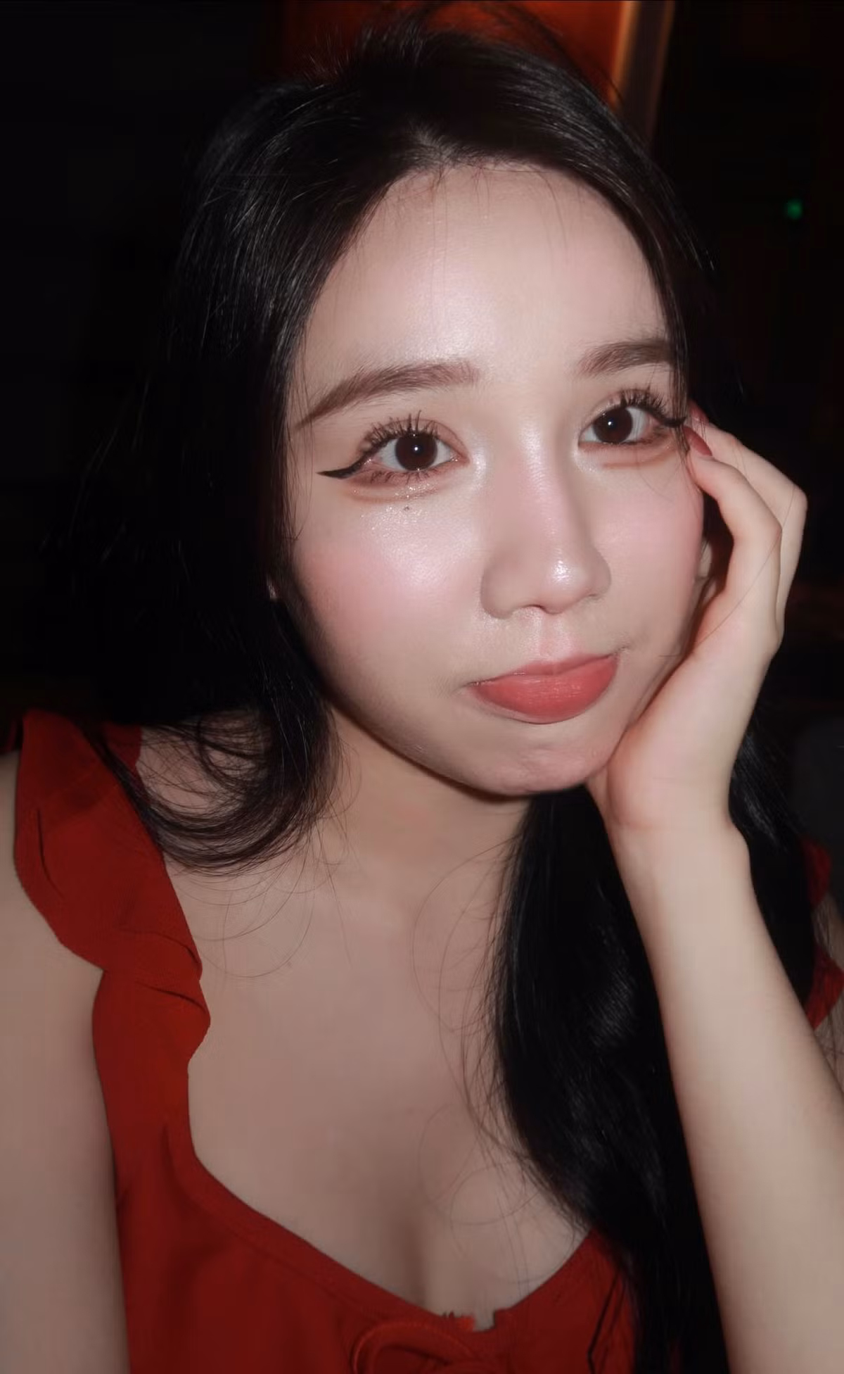 Bên cạnh đó, có thời gian chuyện tình của nữ streamer với cựu tuyển thủ Zeros cũng là yếu tố khiến dân tình càng quan tâm đến gái xinh này.