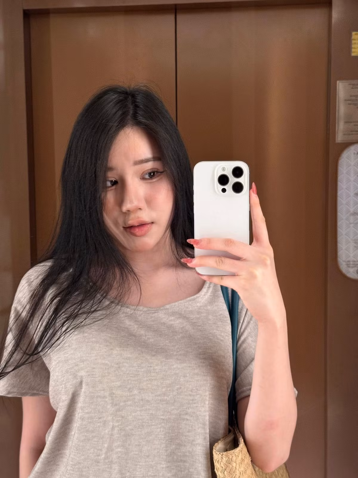 Tuy nhiên, sau một thời gian, mối quan hệ của họ dần rạn nứt. Mặc dù vậy, tình cảm mà fan dành cho họ vẫn không hề phai nhạt, thậm chí nhiều người vẫn tiếp tục ủng hộ cả hai nối lại tình xưa.