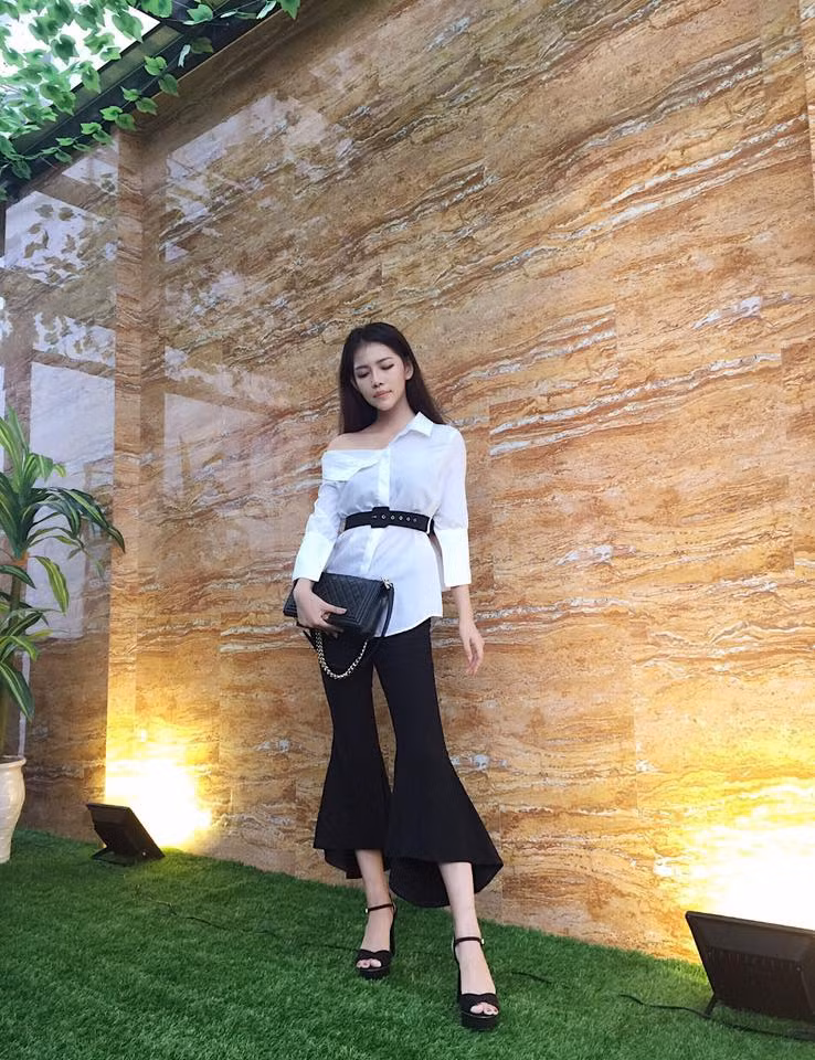 Kiều Yến là một cô gái kín đáo, không thích phô trương cuộc sống cá nhân trên Facebook, càng không muốn bản thân gắn mác "tiểu thư con nhà giàu". Thay vì được chú ý quá nhiều bởi hình ảnh du lịch sang chảnh, bộ sưu tập hàng hiệu… thiếu nữ Quảng Bình lại thu hút bởi nhan sắc xinh đẹp.