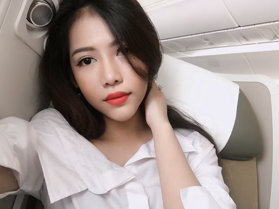 Và cô nhận ra, cuộc sống thời Covid-19 không buồn chán như vốn nghĩ, nếu như biết tìm ra niềm vui riêng cho bản thân bằng cách làm đẹp, học nấu ăn, đọc sách... Mời quý độc giả xem video: Bản tin nhanh: Nhật ký chống dịch Covid-19 ngày 26/3/2020 - Nguồn: VTC Now