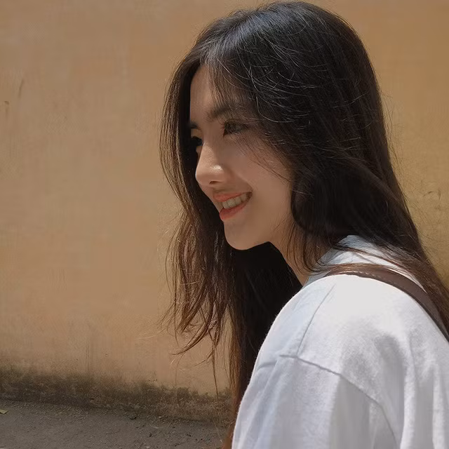 Mỹ Kiều chia sẻ thêm, cô nàng cũng có ý định tham gia một cuộc thi nhan sắc khi đã có đủ tự tin và trải nghiệm.