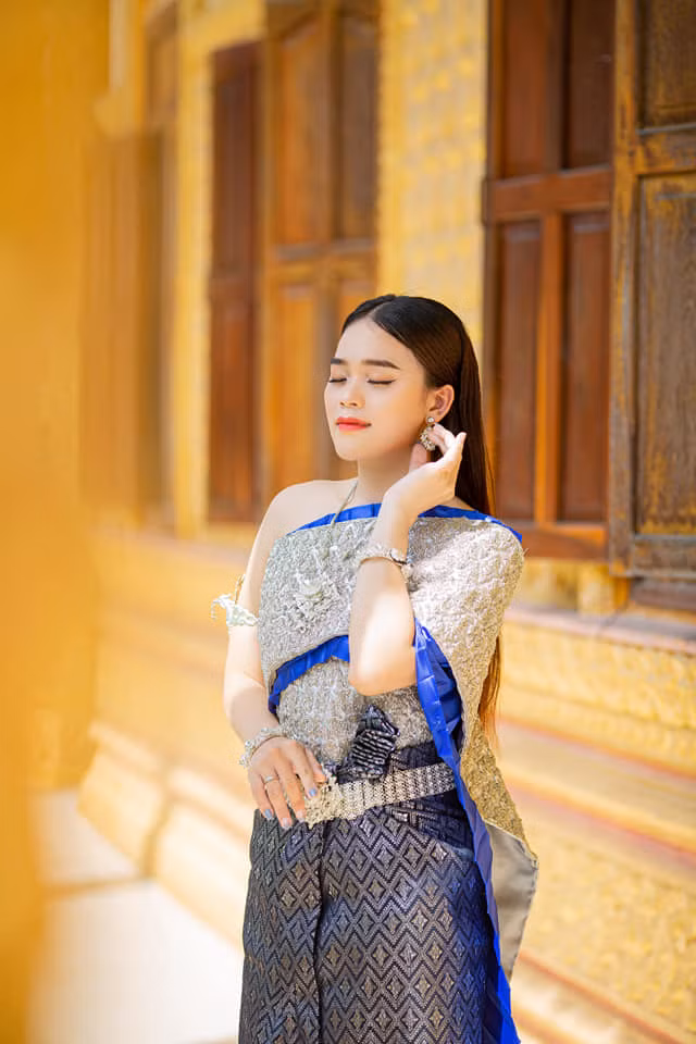 Vào thời điểm tham gia cuộc thi Thách thức danh hài, Ngân Thảo không có gì trong tay, bản thân cũng gặp khó khăn vì kinh tế eo hẹp, không đủ tiền trang trải và làm lại răng.
