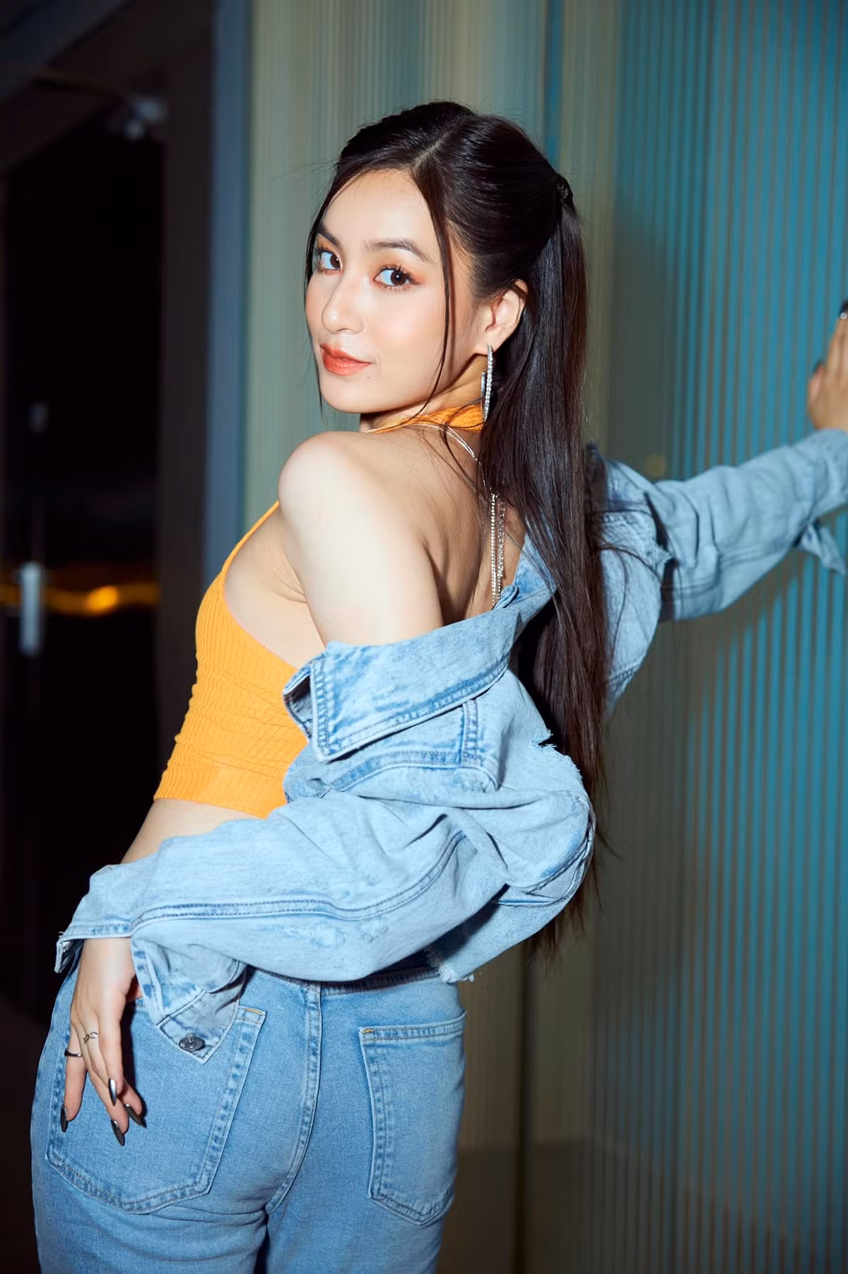 Là người thường xuyên chia sẻ những bức ảnh thể hiện cá tính trên mạng xã hội, Nguyễn Lâm Thảo Tâm nói không tránh khỏi ý kiến trái chiều, chín người mười ý. "Khi gặp phản hồi không thuận theo ý mình, tôi nhìn nhận họ không cùng hệ giá trị, thấy nó bình thường", cô nói.
