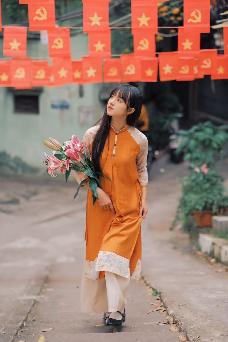 Nằm ẩn mình trên đường Yên Phụ, được trang trí đơn giản nhưng khung cảnh trong con ngõ 150 vẫn thu hút nhiêu bạn trẻ đến check in.