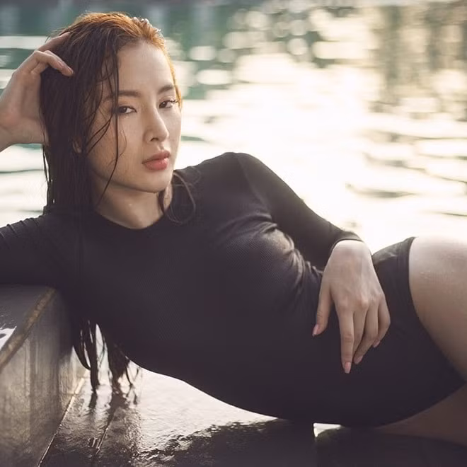 Mặc dù được mệnh danh là “Nữ hoàng đồ tắm” thế nhưng bộ sưu tập đồ tắm của Angela Phương Trinh lại không hề đồ sộ như nhiều người vẫn tưởng.