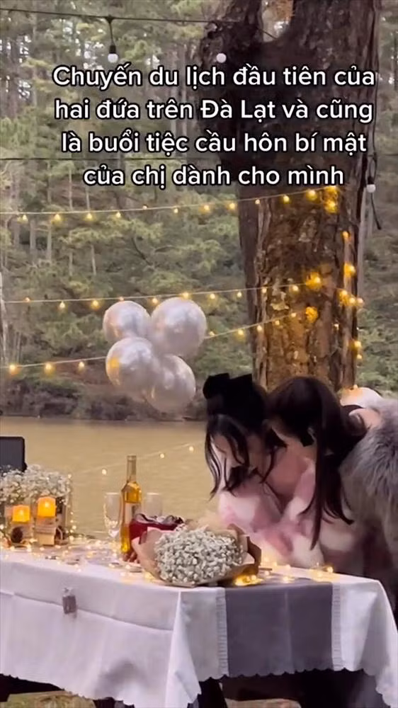 Thời điểm khi biết tin bị nhiễm Covid-19, cả Minh Minh và Anh Thư đã ở bên quan tâm, chăm sóc, lo lắng cho đối phương.
