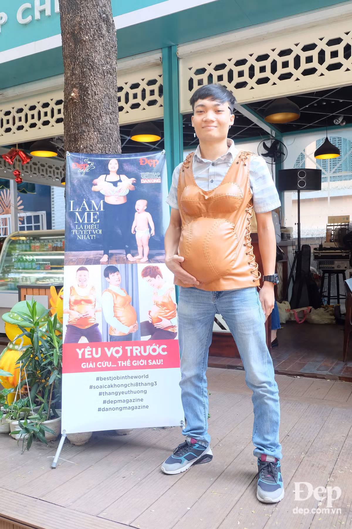 Trong một thời gian ngắn, chàng trai đã muốn được nằm nghỉ nhưng anh chàng này cũng không ngờ rằng chỉ có việc nằm xuống thôi thì "chiếc bụng bầu" cũng đã gây ra đau đớn, khó chịu. Ảnh minh họa.