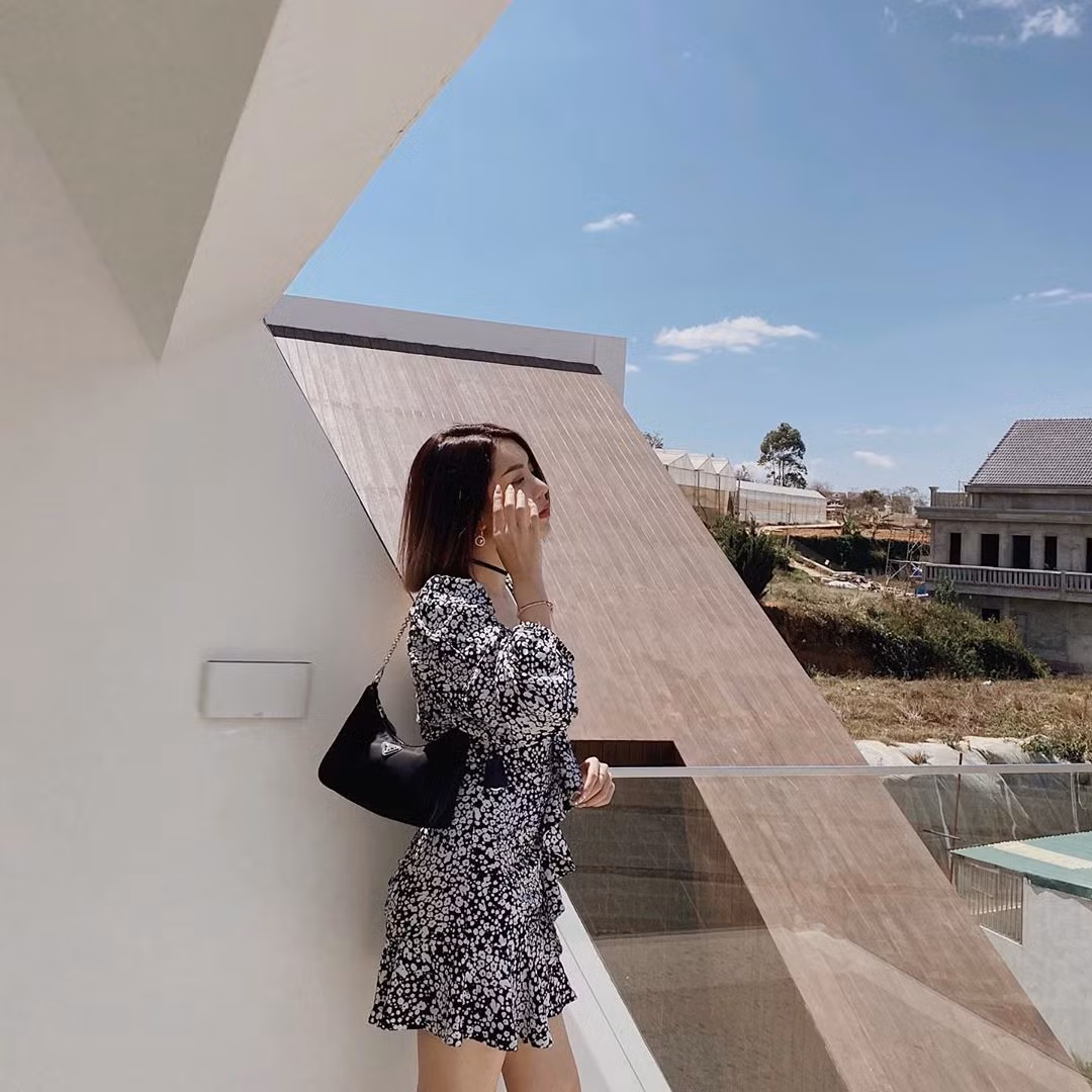 Hạt Mít cũng cho ra bức ảnh "so deep" trên sân thượng.
