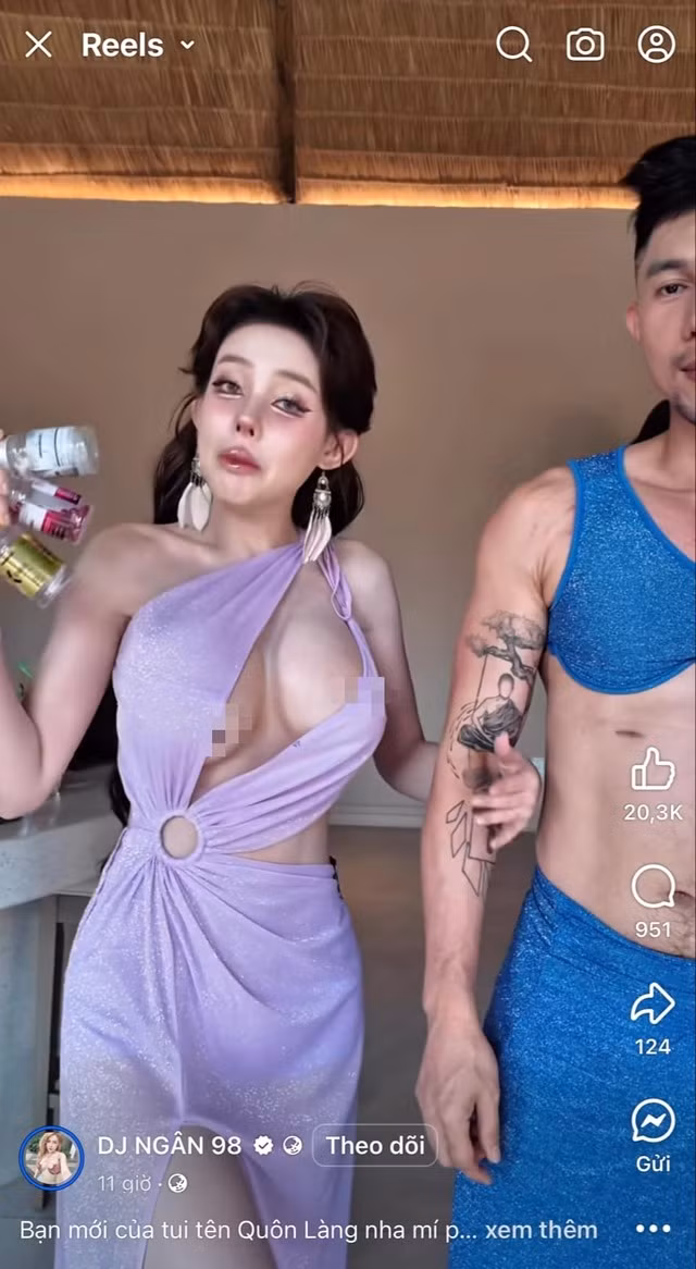 Cụ thể, việc hot girl diện trang phục quá hớ hênh, trong khi hoạt động cô vô tình để lộ vùng nhạy cảm trên sóng. Điều này khiến một bộ phận cộng đồng mạng cảm thấy phản cảm, thiếu tế nhị.