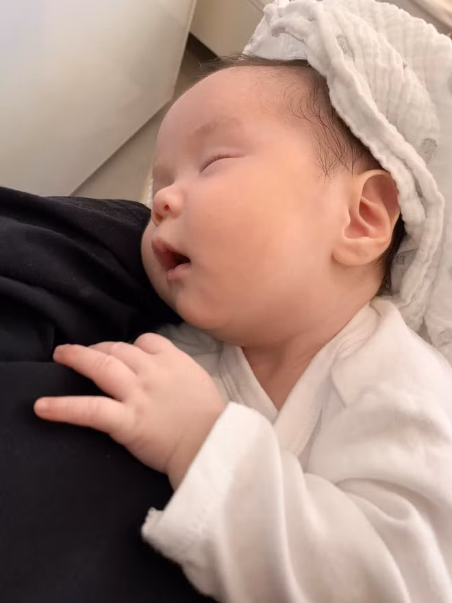  An Nguy từng là một trong những nữ vlogger đình đám nhất ở Việt Nam. Tuy nhiên ở thời điểm hiện tại, nhiều người sẽ nhớ đến nữ vlogger dưới vai trò một mẹ bỉm sữa hơn.