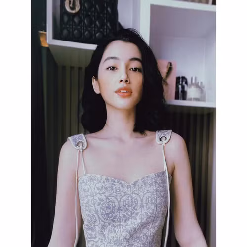 Khi được bạn bè hỏi han, Cẩm Đan còn mạnh dạn khẳng định mình đang trong tình trạng độc thân: "Thiệt đó, nói mà không ai tin cả".
