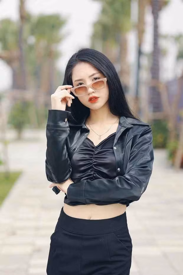 Trần Thị Duyên sinh năm 2000, hiện đang thi đấu trong màu áo câu lạc bộ Phong Phú Hà Nam và ĐT nữ Việt Nam.