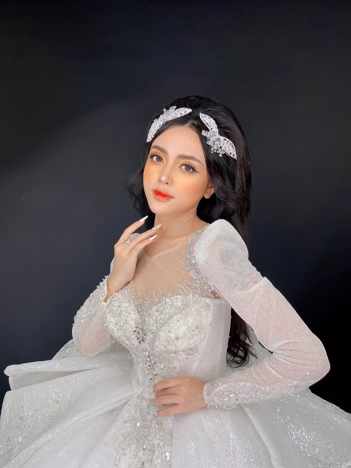 Công việc chính của Hà Phương là kinh doanh, nhưng bà mẹ 9x vẫn dành tình yêu đặc biệt với nghệ thuật, đặc biệt là âm nhạc.