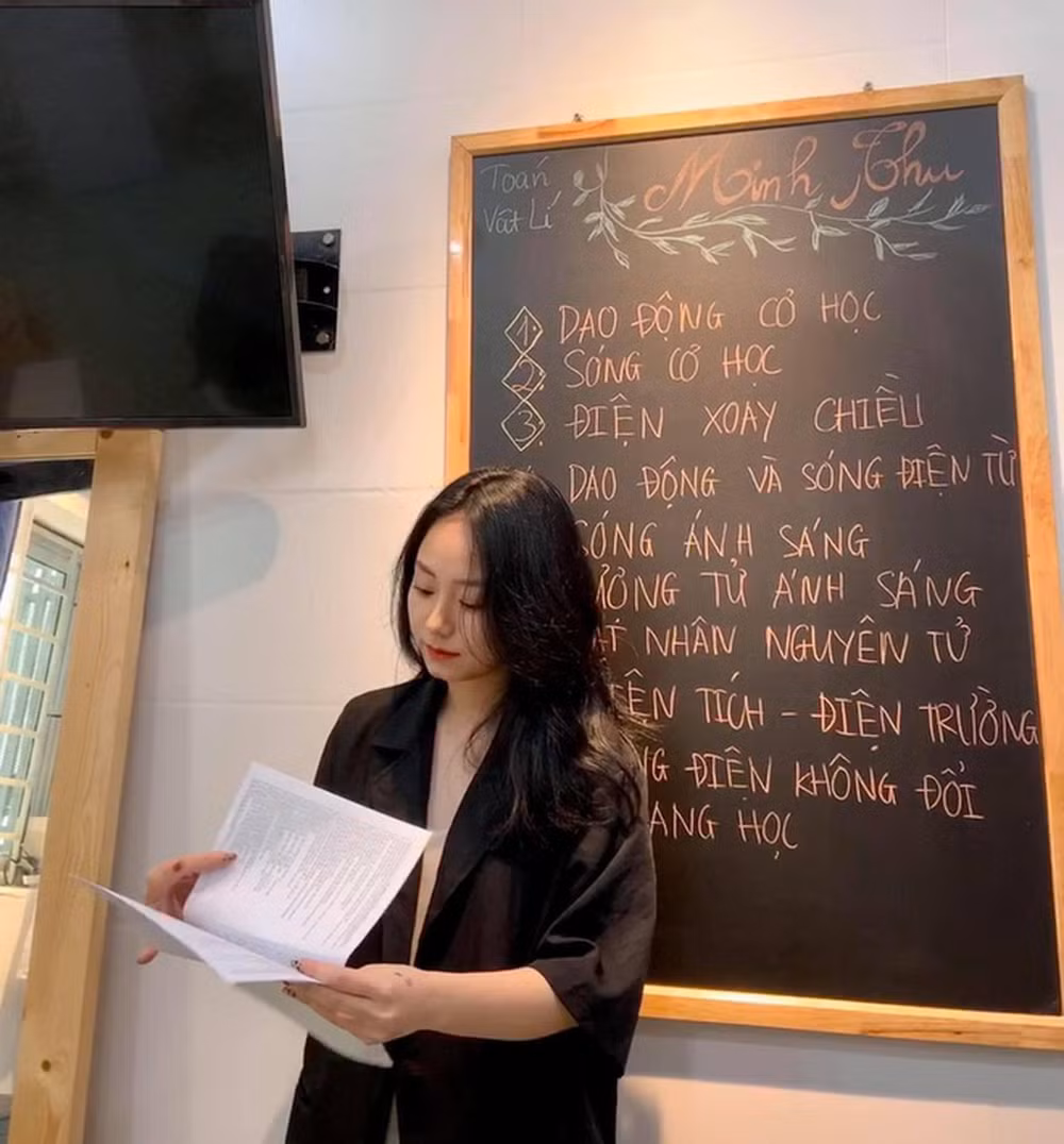 Viet dong trang thai, co giao Minh Thu bi 
