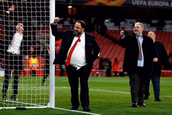 Vì Covid-19, cầu thủ Arsenal phải cách ly, hoãn đại chiến với Man City Vi Covid-19, cau thu Arsenal phai cach ly, hoan dai chien voi Man City