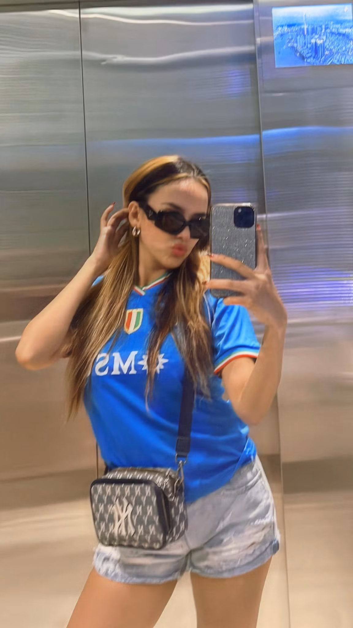 Bao năm qua, Dj Myno vẫn theo đuổi phong cách quyến rũ. Dù đã là “gái hai con” và năm nay bước sang tuổi 33 nhưng vợ trung vệ nhập tịch Việt Nam vẫn giữ được vóc dáng “đẹp miễn chê”.