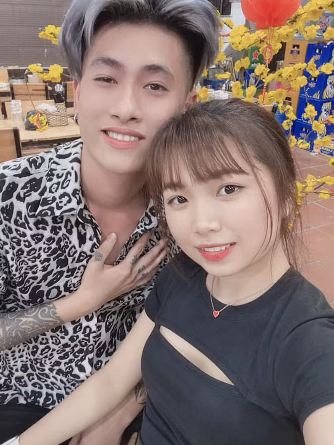 Di lam mau toc de “thoat ngheo”, co gai “lai” luon anh chu tiem-Hinh-4