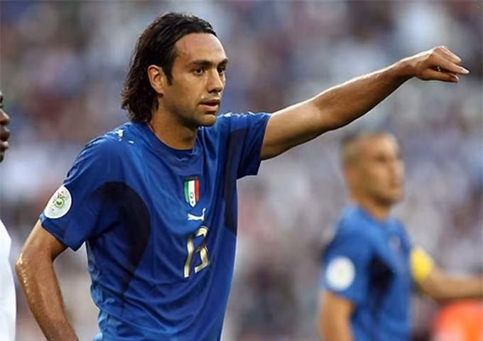 Nesta cùng với Fabio Cannavaro từ lâu đã được thừa nhận là những trung vệ xuất sắc nhất của làng túc cầu thế giới.