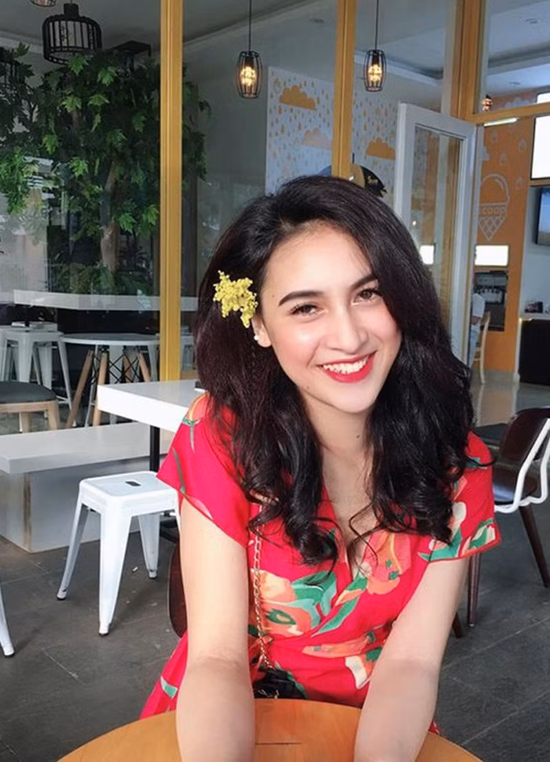 Do thường xuyên bị nhầm lẫn là con lai, H Duyên B'krông luôn phải khẳng định: “Tôi đi đâu cũng gặp câu hỏi quen thuộc là có phải con lai hay không, hỏi tôi có phẫu thuật thẩm mỹ không,... Nhưng tôi khẳng định mình là người Ê-đê và mặt cũng nguyên bản 100%, chưa chỉnh sửa gì."