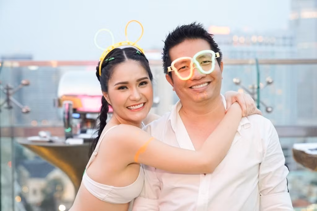 Nói về lý do "ngừng đẻ" thêm vị đại gia cho biết anh lo lắng cho sức khỏe của bà xã Đoàn Di Băng.