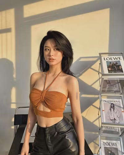 Thời gian qua sau lần comeback Hàn Hằng chăm chỉ chia sẻ về bản thân hơn trên MXH.