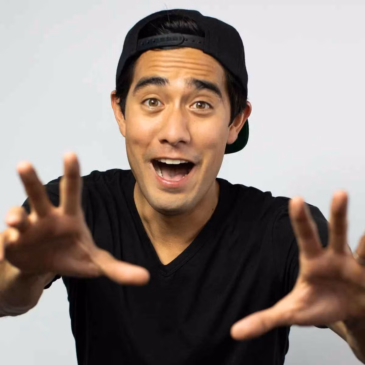 Trên TikTok - nơi Zach King sở hữu video nhiều lượt xem nhất mọi thời đại, anh đang sở hữu 70,8 triệu người theo dõi.