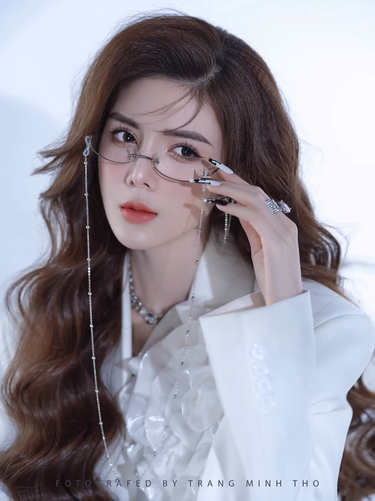 Lily Luta từng góp mặt trong nhiều dự án phim truyền hình lẫn điện ảnh song diễn xuất của cô vẫn bị đánh giá là "thường thường bậc trung".