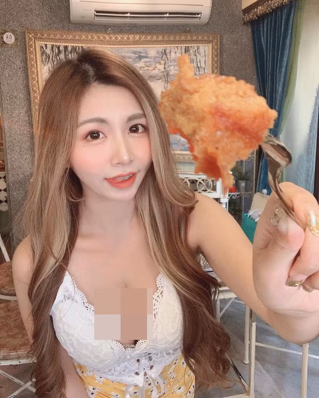 Với mức độ phủ sóng của mạng xã hội ở thời điểm hiện tại thì chẳng mất quá nhiều thời gian để cư dân mạng có thể tìm ra danh tính của cô nàng.