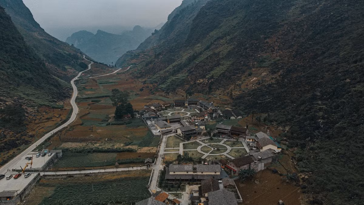 Lang van hoa dan toc Mong co gi khien netizen dua nhau doi di?