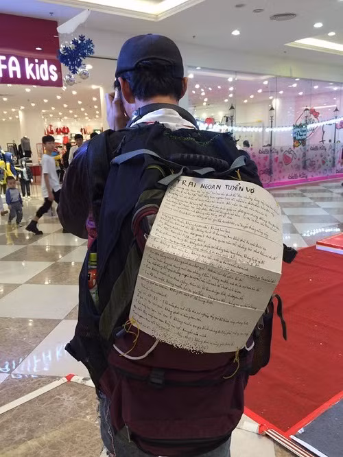Với yêu cầu dễ ợt và cơ ngơi gia đình của "ông bố chồng" ở Hưng Yên, nhiều cô gái độc thân đã ngấp nghé tới. Có cô còn đùa, đúng thời gian địa điểm sẽ đến ứng tuyển thử xem.