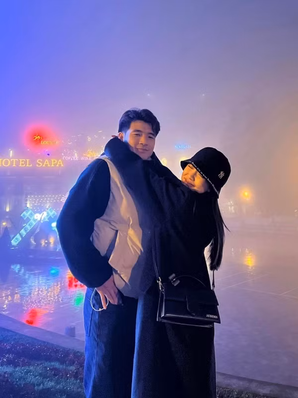 Trước đó, vào ngày 22/2/2022 vừa qua, Hà Đức Chinh và bà xã chính thức nên duyên vợ chồng. Cả hai đã hẹn hò gần 3 năm trước khi về chung một nhà.