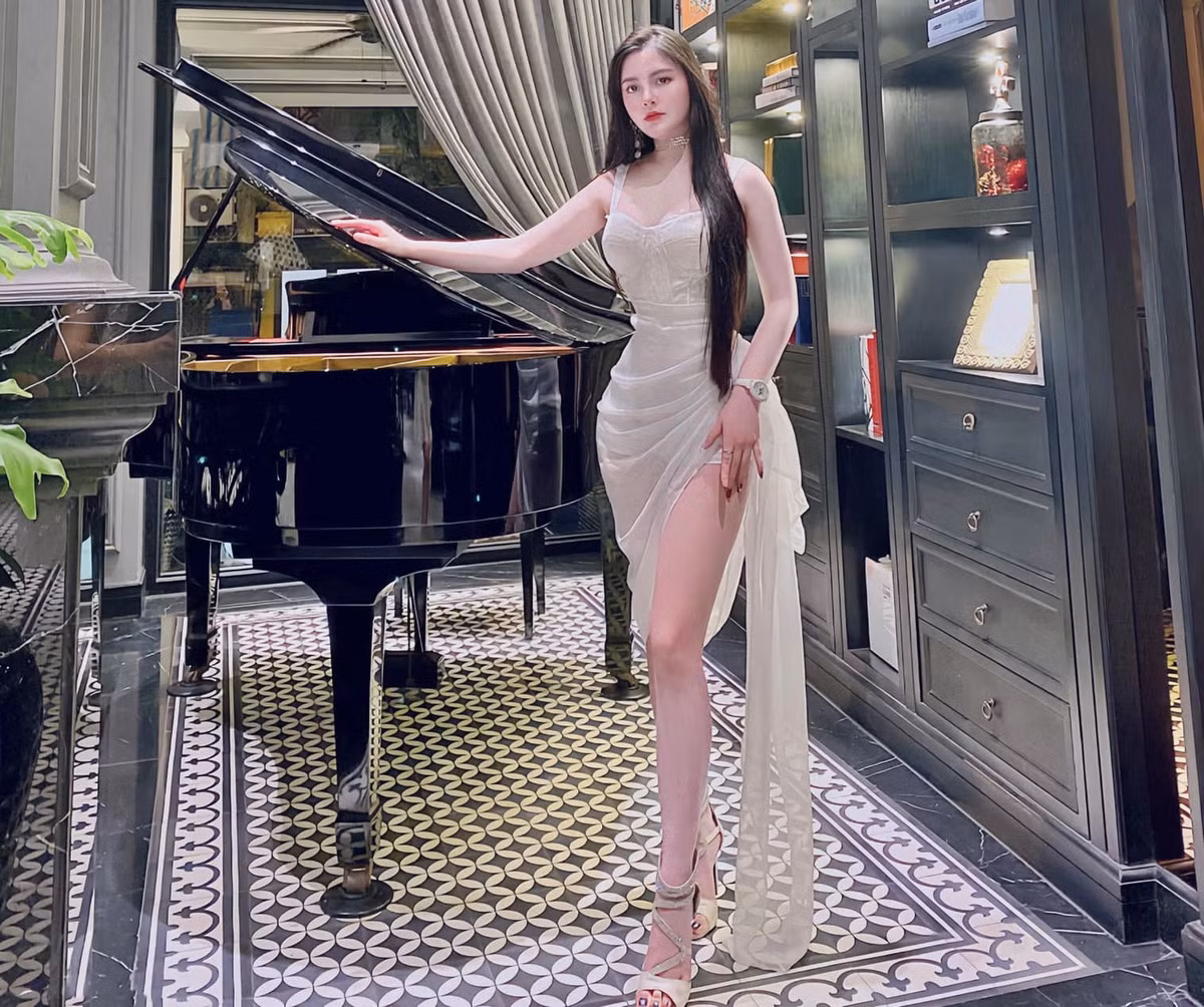 "Nàng Eva Tuyên Quang" bật mí tập gym sao để body nuột nà? Khoảng vài năm trở lại đây, "Nàng Eva Tuyên Quang'' Cao Diệp Anh gần như vắng bóng showbiz, cô chuyên tâm học tập, nhận bằng thạc sĩ tại Trường Đại học kinh tế Quốc dân vào cuối năm 2023.