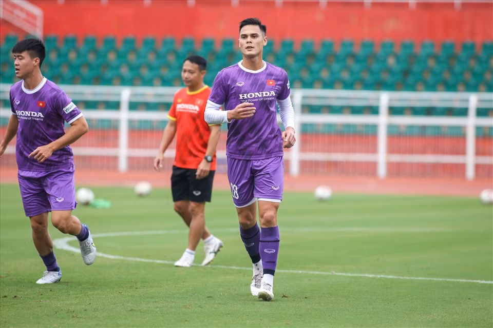 Tuan Hai toa sang, doi tuyen Viet Nam thang nhe 