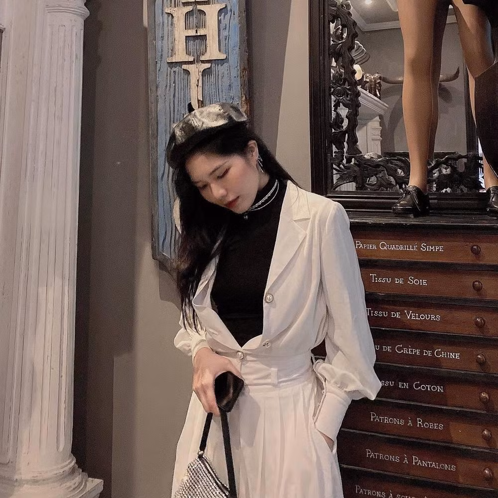 "Tại sao mình phải làm video giải thích về sự lựa chọn trang phục của mình trong khi điều ấy không hề ảnh hưởng đến bạn", nữ chính nói.