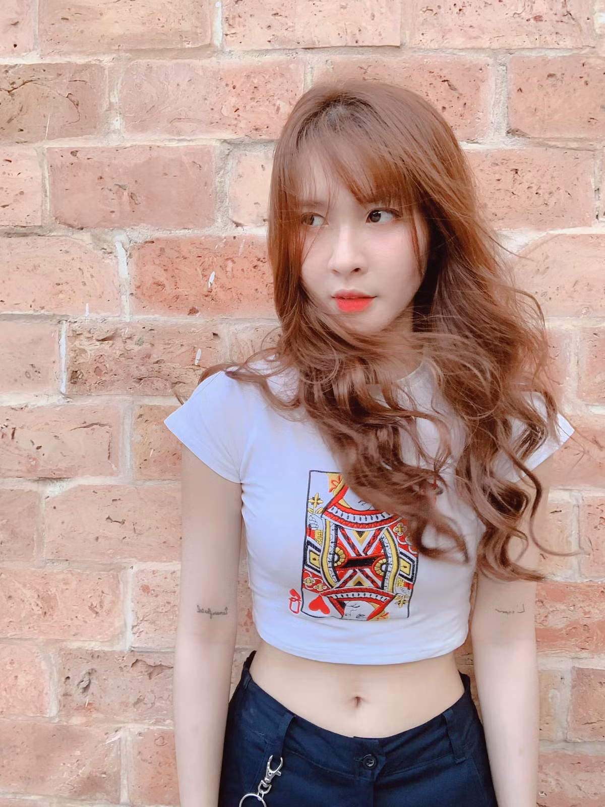 Ngân Sát thủ được biết đến là nữ streamer có body đẹp và khá ý tứ trong việc ăn mặc kể cả trên sóng livestream cũng như mỗi lần xuất hiện ngoài đời.