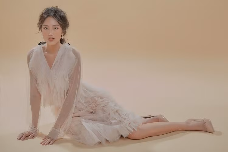 Misoa Kim Anh từng đạt giải thưởng cao trong một cuộc thi tìm kiếm MC. Ngoài ra, gái xinh còn thử sức bản thân trong vai trò diễn viên, người mẫu ảnh.