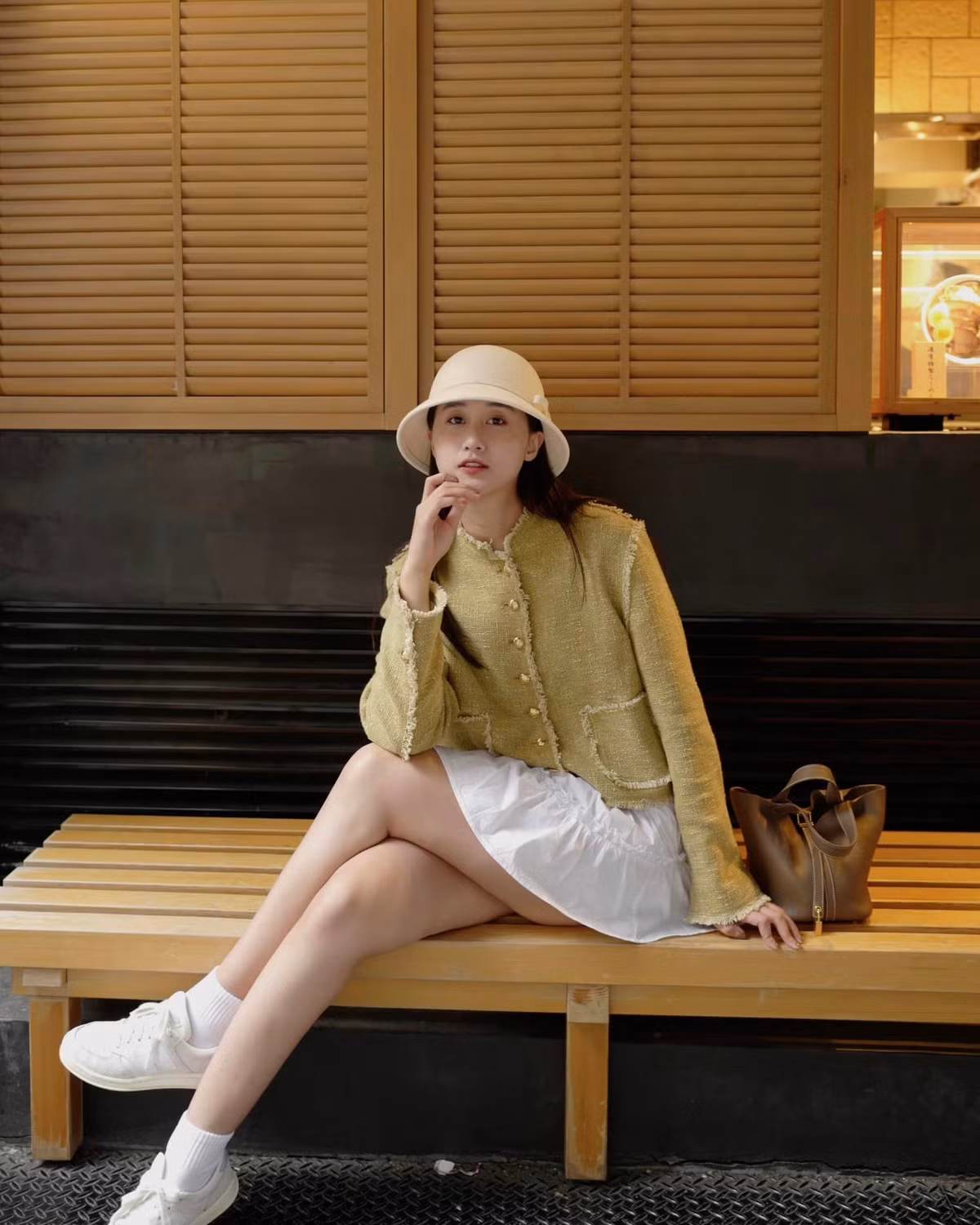 Nàng hot girl tốt nghiệp ngành Quan hệ chính trị và truyền thông quốc tế tại Học viện Báo chí và Tuyên truyền.