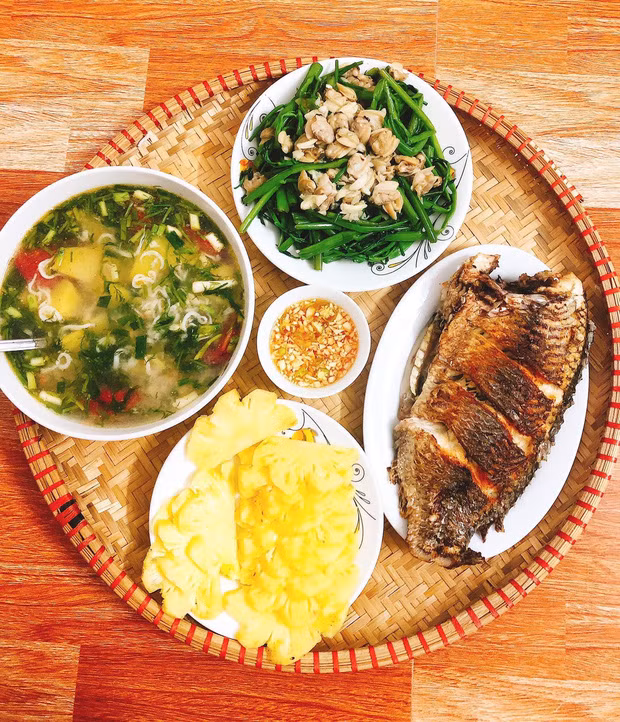 Nhờ chăm chỉ tìm tòi nên list đồ ăn Thoa biết nấu không chỉ dừng ở cơm nhà bình thường mà cứ càng ngày càng dài.
