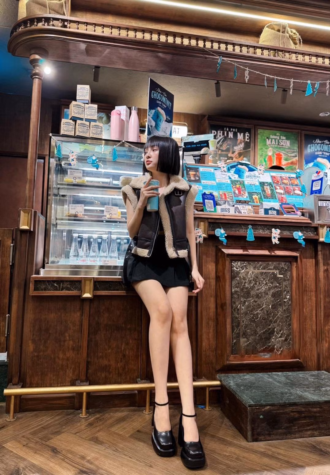 Với nhan sắc này Mai Trần càng không thuộc về ai thì càng thu hút.