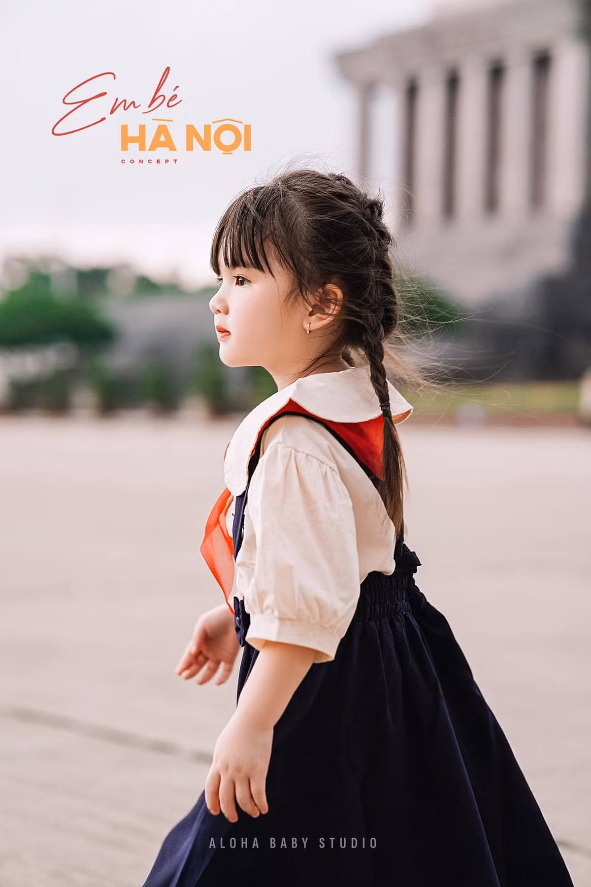 Theo tìm hiểu, cô bé có tên là Trương Bảo Anh (sắp tròn 4 tuổi và đang sinh sống tại Hà Nội).