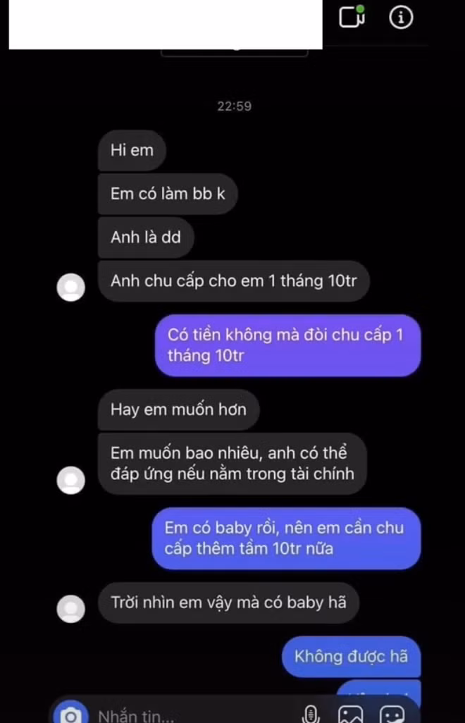 Mới đây, cô gái với 12 mối tình này đã đăng tải những dòng tin nhắn gạ tình được gửi đến cho mình.