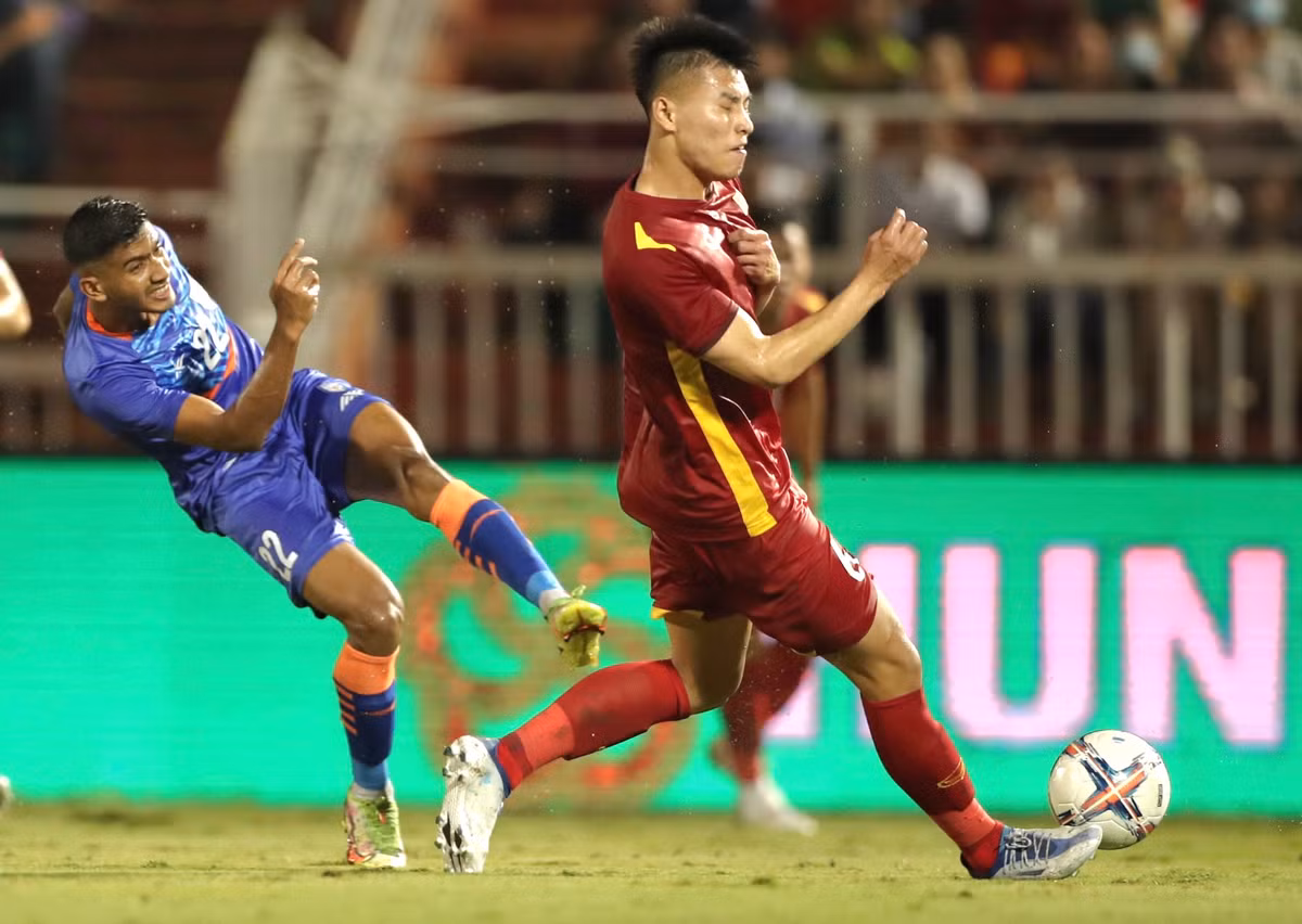 Thang An Do, doi tuyen Viet Nam nang cup vo dich giai Tam hung-Hinh-5