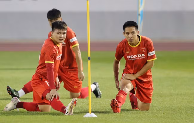 Thang An Do, doi tuyen Viet Nam nang cup vo dich giai Tam hung-Hinh-12